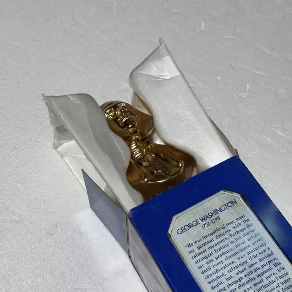 Vintage Avon President George Washington Decanter Full Collectable - W/ Box